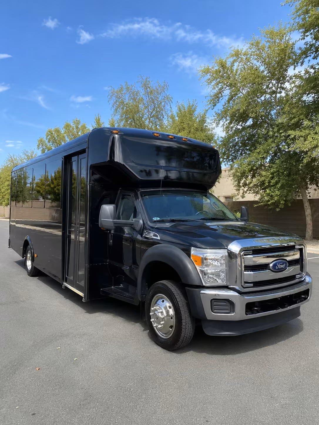 huntington beach party bus rentals for concert nights